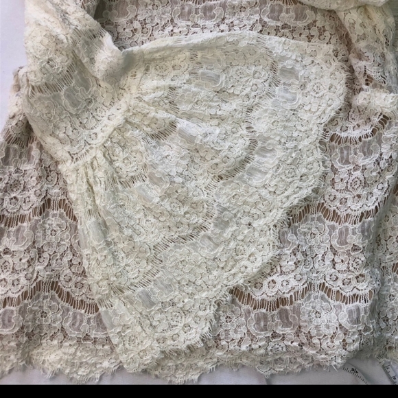 Lace top sz S - Picture 4 of 8